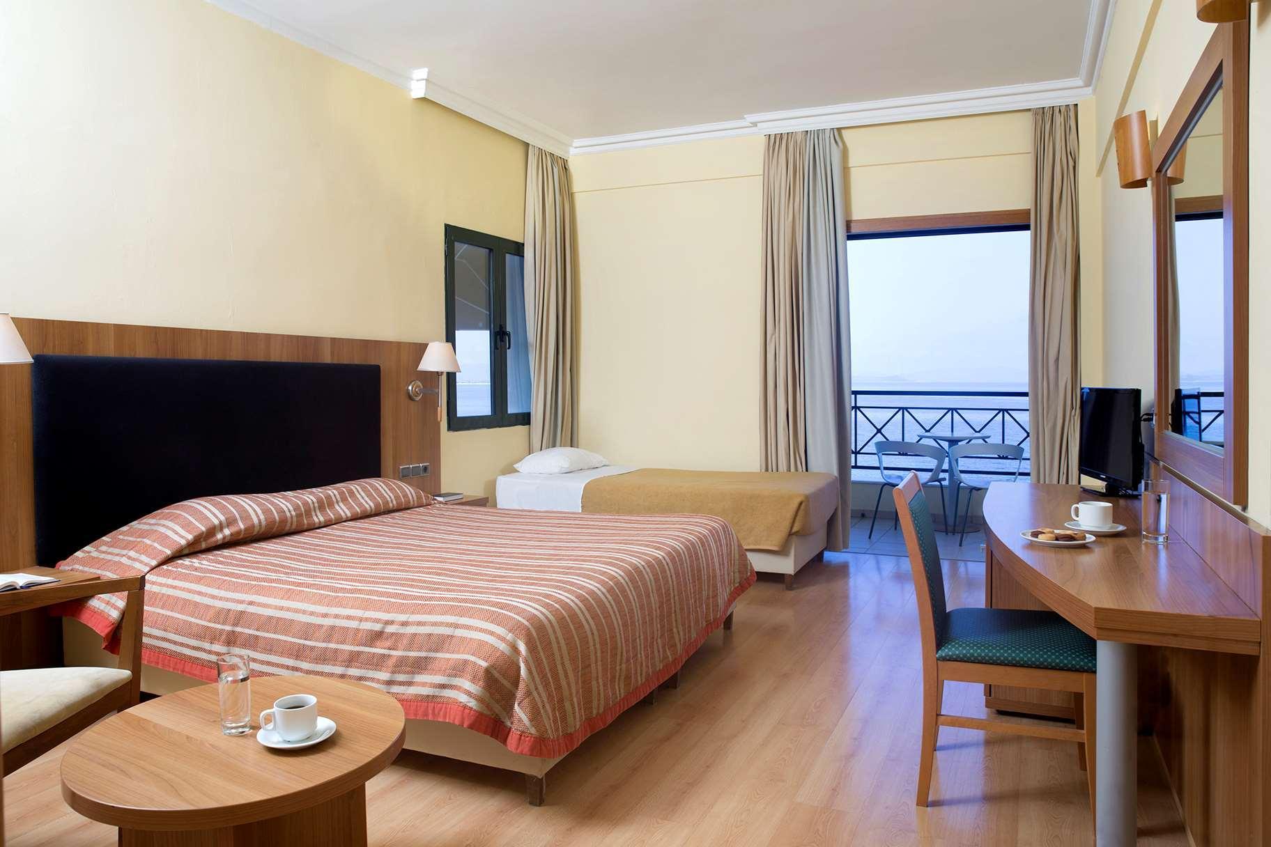 מלון Ramada By Wyndham , Athens Club Attica Riviera