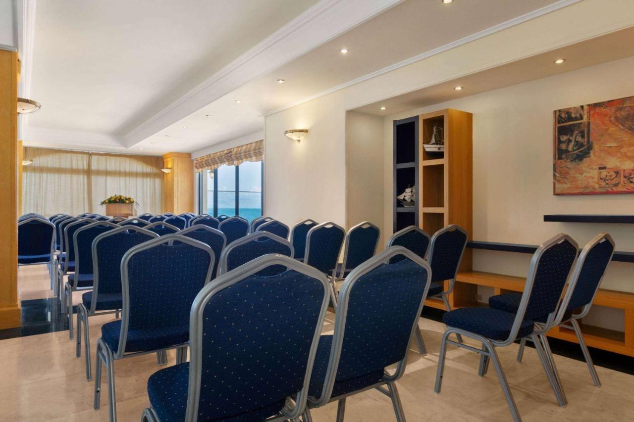 Ramada By Wyndham , Athens Club Attica Riviera מלון 5*