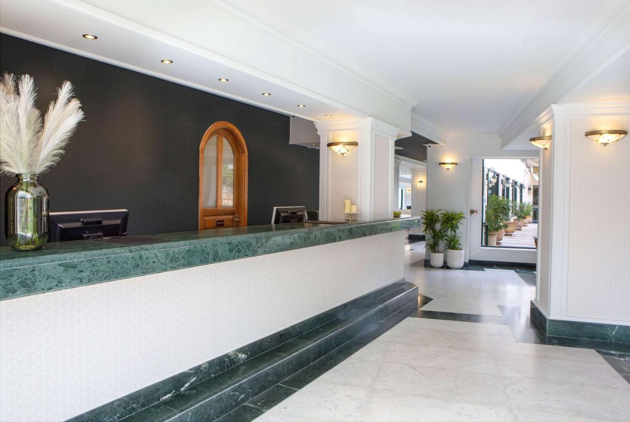 מלון Ramada By Wyndham , Athens Club Attica Riviera 5*