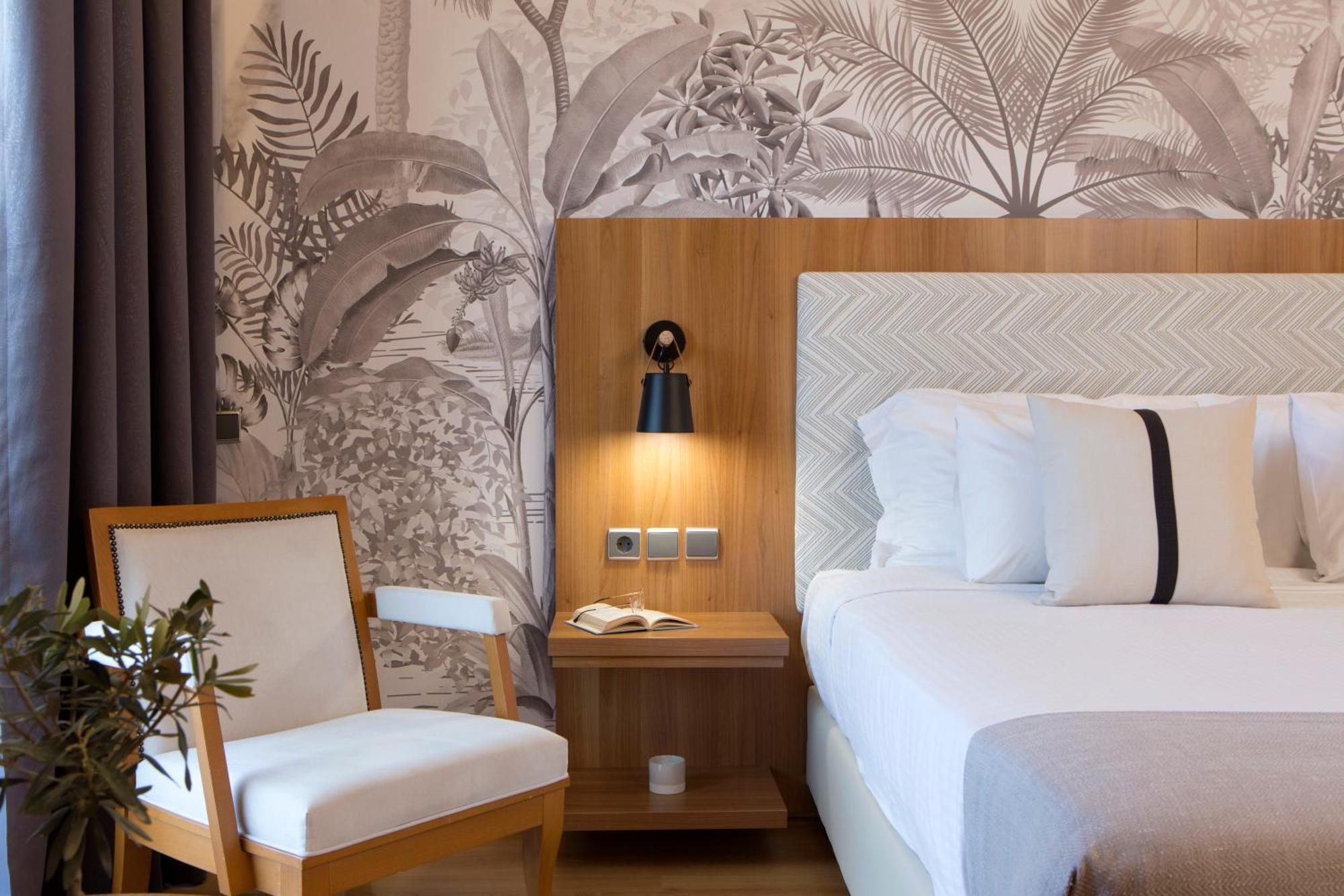 Ramada By Wyndham , Athens Club Attica Riviera 5* מאטי